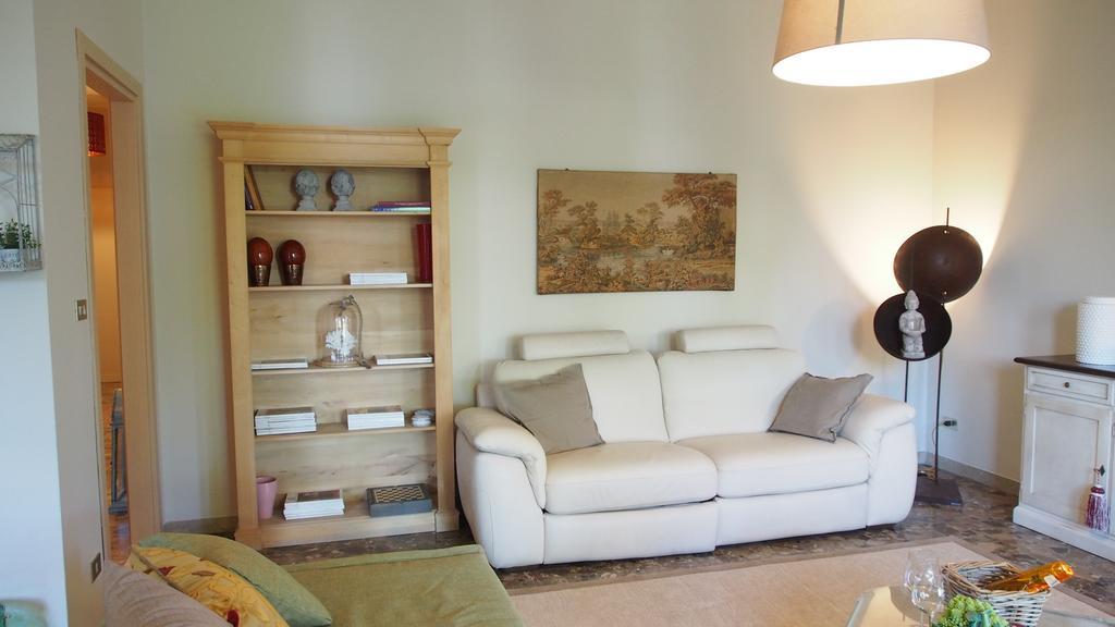 Appartement Provenzale à Desenzano del Garda Chambre photo