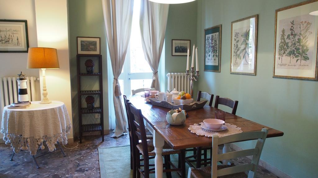 Appartement Provenzale à Desenzano del Garda Chambre photo